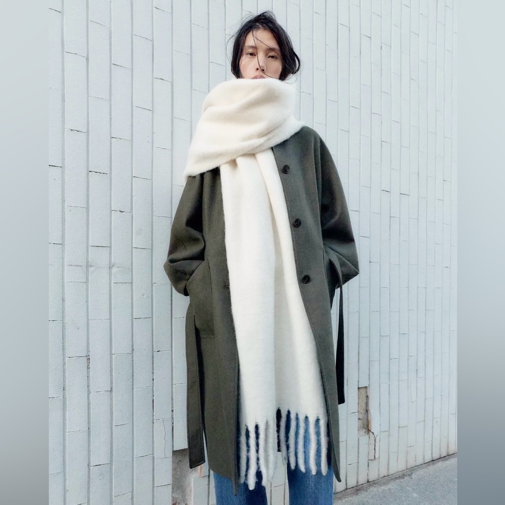Zara Wide Soft Fringe Scarf – Oyster White